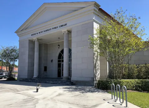 Pamplico Public Library front of building